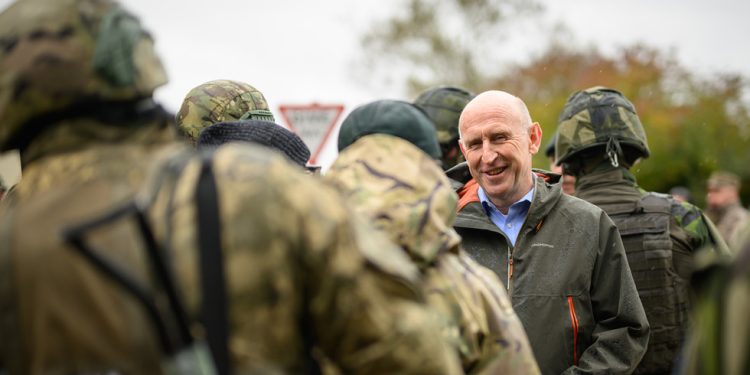 Vojska Ujedinjenog Kraljevstva ‘nije spremna za borbu’ – ministar obrane — RT World News