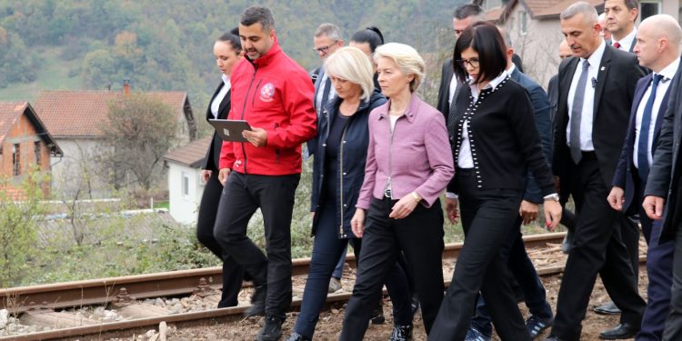 Von der Leyen na balkanskoj ‘turneji’: Hvali napredak Sjeverne Makedonije, stigla u BiH