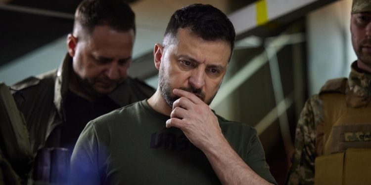 Zelenski očito vodi izmišljeni rat, a ne stvarni — RT Rusija i bivši Sovjetski Savez