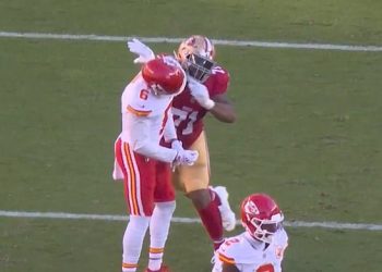 Zvijezda 49ersa izbačena zbog UDARNOG igrača Chiefsa u nevjerojatnom ispadu