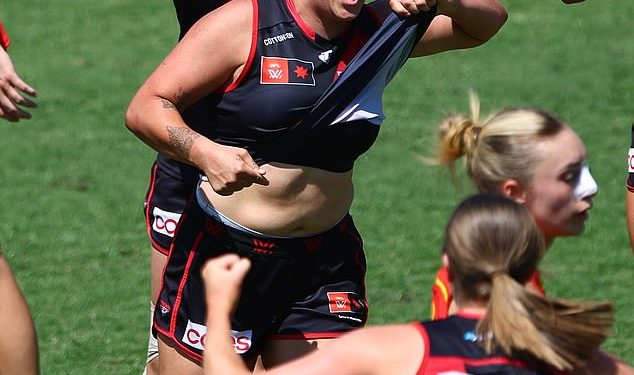 Zvijezda AFLW-a ima svoj trenutak Nicky Winmar nakon što je okrutno trolirana na internetu – ali to nema nikakve veze s rasom