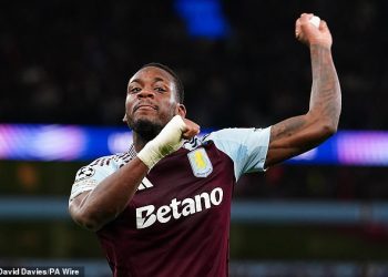 Zvijezda Aston Ville ‘uhvaćena u borbi za transfer dok se tri europska velikana, uključujući Manchester United, bore’ za talente u usponu