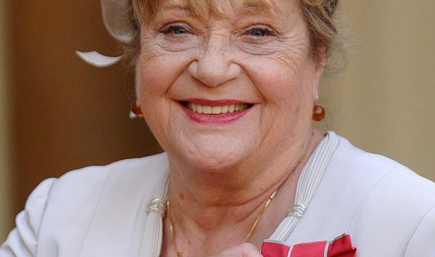 Zvijezda EastEndersa ostavila je OGROMNU svotu novca u oporuci nakon smrti prošle godine u dobi od 89 godina