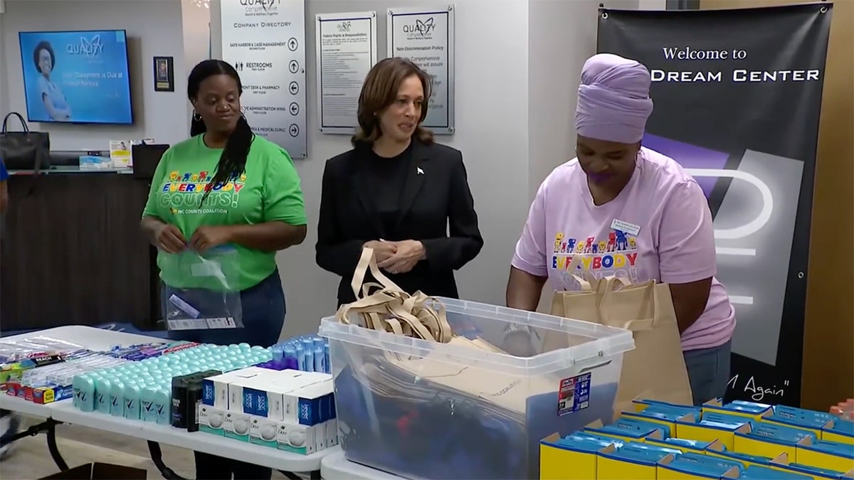 Harris sastavlja komplete za hitnu pomoć