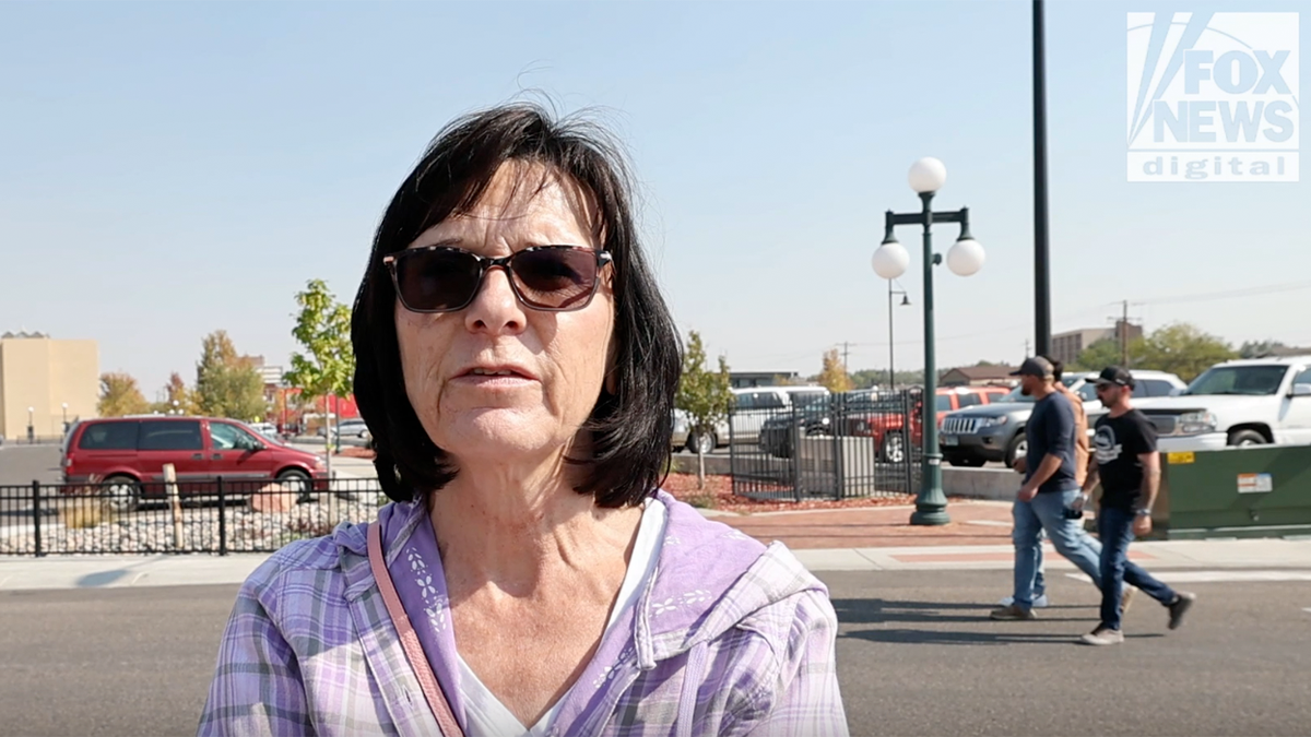 Intervju s čovjekom na ulici u Wyomingu