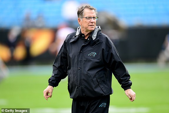 CHARLOTTE, NORTH CAROLINA - DECEMBER 01: Carolina Panthers Offensive Coordinator Norv Turner before their game against the Washington Redskins at Bank of America Stadium on December 01, 2019 in Charlotte, North Carolina. (Photo by Jacob Kupferman/Getty Images)