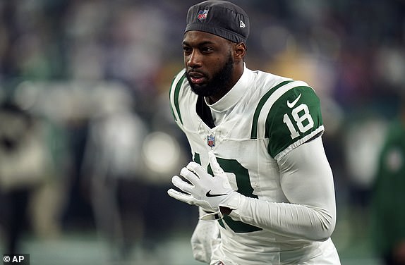 New York Jets wide receiver Mike Williams (18) before an NFL football game against the Buffalo Bills, Monday, Oct. 14, 2024 in East Rutherford, N.J. (AP Photo/Vera Nieuwenhuis)