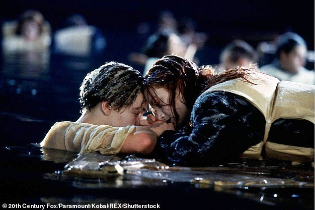 Nagrađivana glumica Kate Winslet komentirala je poznatu scenu 'vrata' s Titanica, sugerirajući da to zapravo uopće nisu 'vrata'