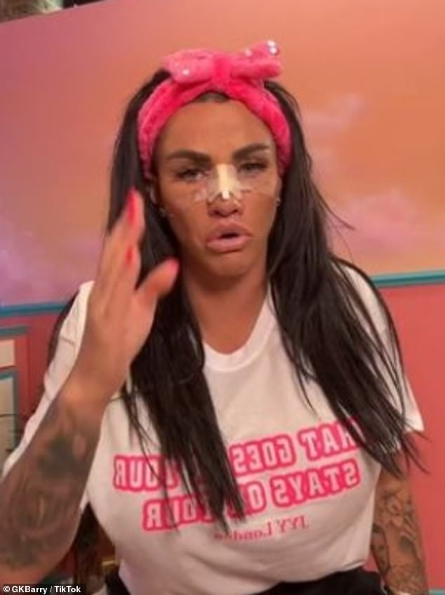 Katie je prethodno ponovno zapalila svoju svađu s Emily Atack kad ju je udarila u novi TikTok video