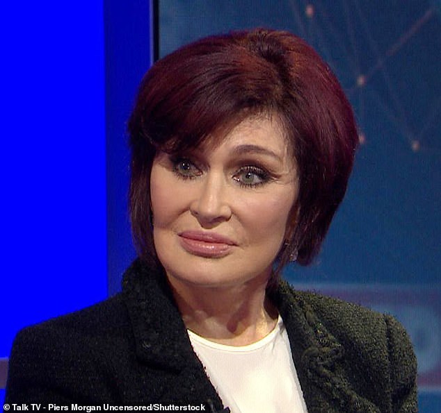 Sharon je ranije otkrila da je njezin facelifting 2021. 'najgora stvar koju je ikada napravila' u iskrenom novom intervjuu (na slici travnja 2022. - šest mjeseci nakon operacije)