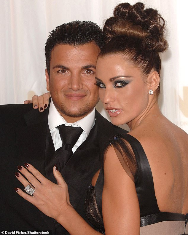 Katie i pjevač Peter Andre, slavno su se upoznali i zaljubili u I¿m A Celebrity Jungle prije 20 godina, prije nego što su se razveli 2009. (na slici zajedno 2006.)