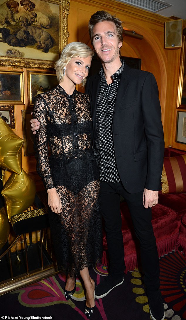 Poppy je nedavno progovorila o tome kako ju je ¿stigma¿ da postane razvedena žena spriječila da napusti svog supruga poslovnog čovjeka Jamesa Cooka (44) (Poppy i James na slici 2017.)