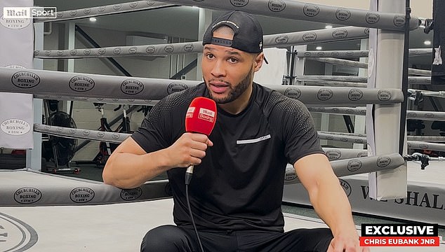 Chris Eubank Jr uputio je emotivnu molbu svom ocu Chrisu Eubanku starijem - pozivajući svog oca da se vrati u njegov kut uoči potencijalne borbe s Conorom Bennom sljedeće godine