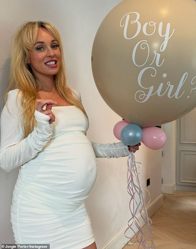 Jorgie je otkrila da će dobiti djevojčicu u preslatkoj objavi nakon što je uživala u talijanskom dječjem mjesecu sa svojim zaručnikom Oliverom