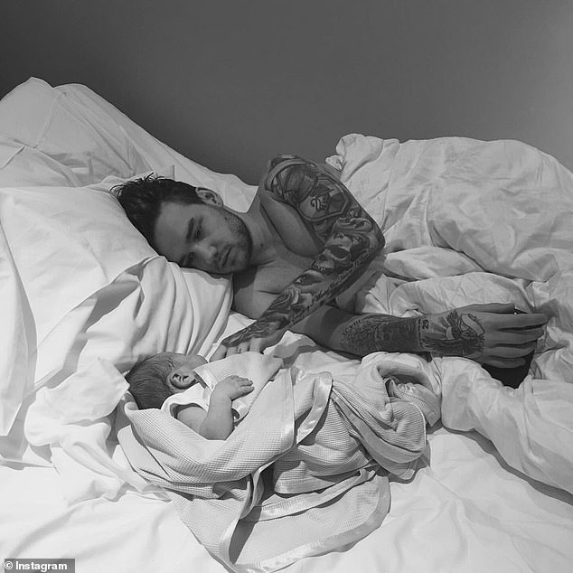 Nekoliko dana nakon što je hitmejker Strip That Down izgubio život, Cheryl je prekinula šutnju podijelivši srceparajuću počast na svojoj Instagram stranici uz izjavu