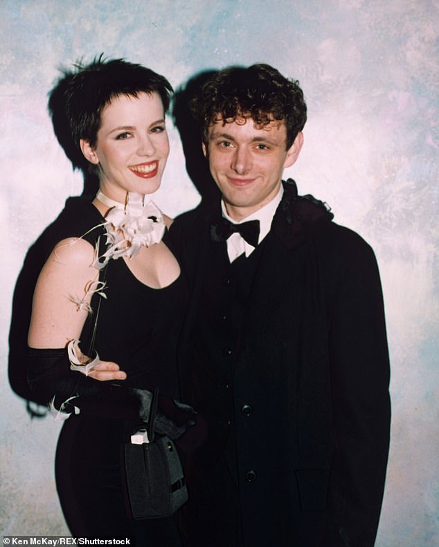 Beckinsale je hodala s kolegom britanskim glumcem Martinom Sheenom između 1995. i 2003., a par je 1999. dobio kćer Lily