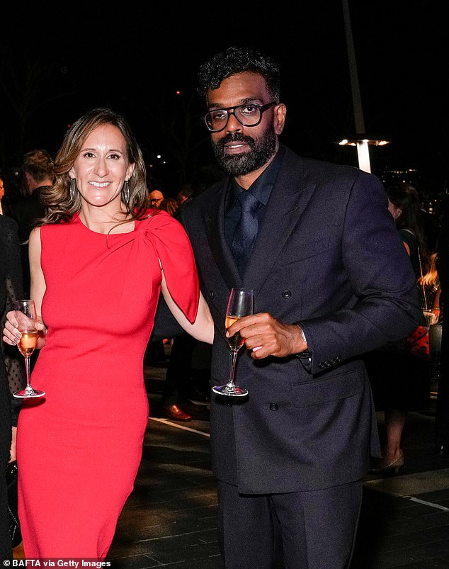 U međuvremenu je Romesh (46) podijelio da su on i njegova supruga Leesa morali naporno raditi kako bi 'ponovno stvarno bili zaljubljeni' tijekom nedavnog iskrenog razgovora (na slici Romesh i Leesa na dodjeli TV nagrada 2021.)
