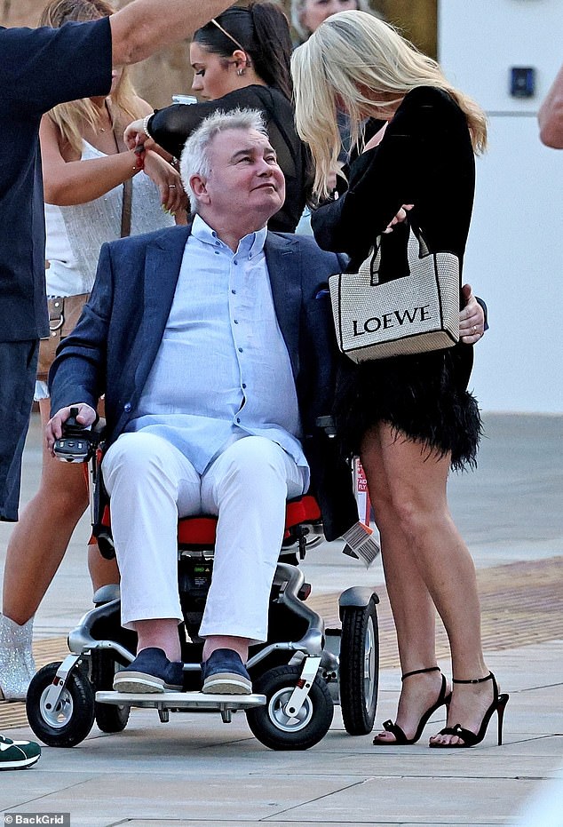 Eamonn Holmes (64) i djevojka Katie Alexander (42) prvi su put razmijenili koketne poruke na društvenim mrežama prije 12 godina (na slici zajedno u rujnu)