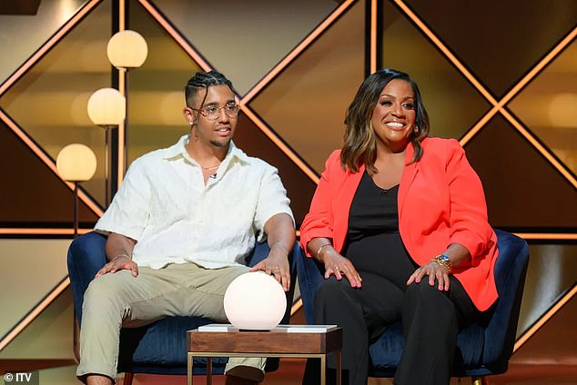Gledatelji ITV-jeve Večeri za roditelje također su označili Alison Hammond (49) 'divljakom' zbog njezinih nemilosrdnih komentara koje je uputila sinu Aidanu (19)