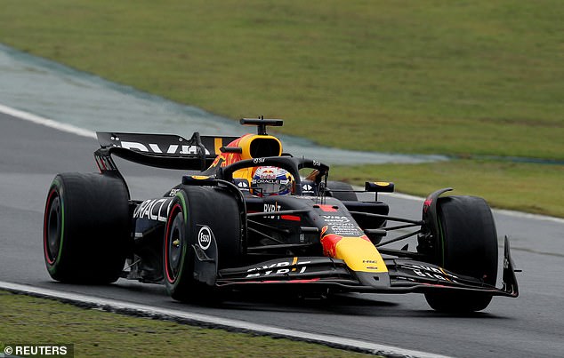 Zbog činjenice da je nokautiran u Q2 u kvalifikacijama u nedjelju, Verstappen se na kraju kvalificirao kao 12. najbrži. Stoga će utrku započeti u P17