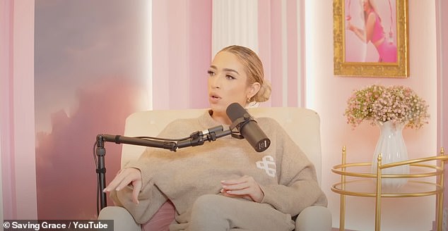 Internetska ličnost poznata je po tome što je u svojoj emisiji Saving Grace ugostila neka od najpoznatijih lica iz Ujedinjenog Kraljevstva poput Alana Carra, Olivije Bowen, Rylana i Roba Rindera, Coleen Nolan