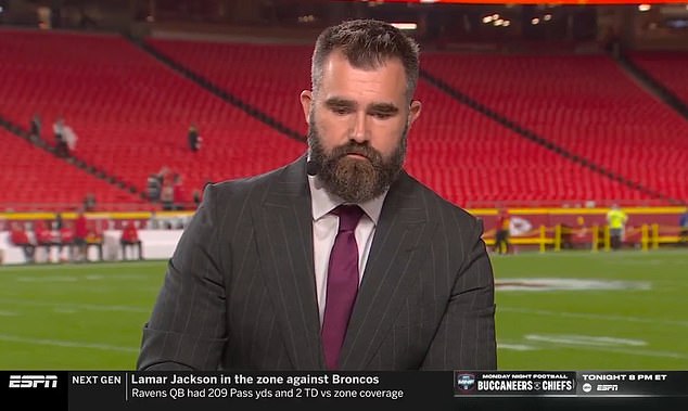 Jason Kelce uputio je ispriku u eteru jer je razbio telefon obožavatelja tijekom vikenda