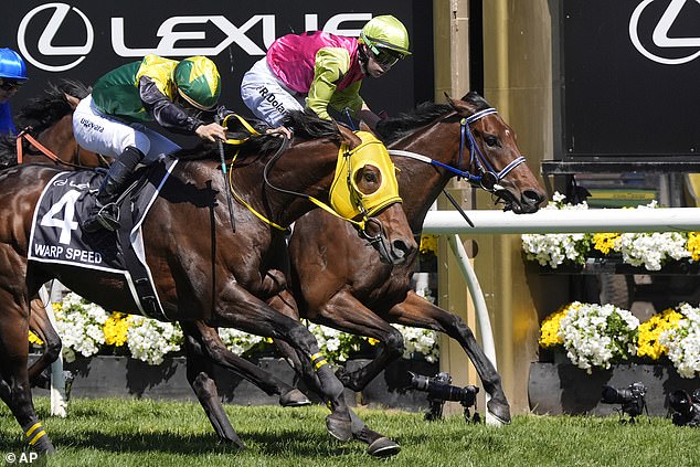 Dolan se preselio u Australiju 2016. tražeći novi početak zbog nedostatka prilika kao pripravnik džokeja u Irskoj (na slici desno, osvaja Melbourne Cup)