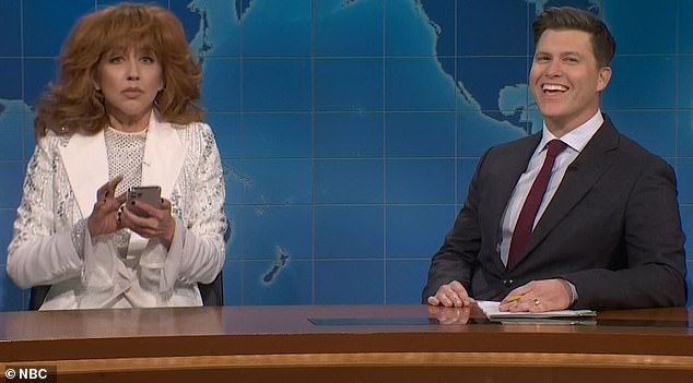 Tijekom segmenta Weekend Update kojim je predsjedao Colin Jost, Heidi kao Reba rekla je o svom glasanju: 'Pa evo u čemu je stvar: zovite me Shawn Mendes, jer još uvijek shvaćam'