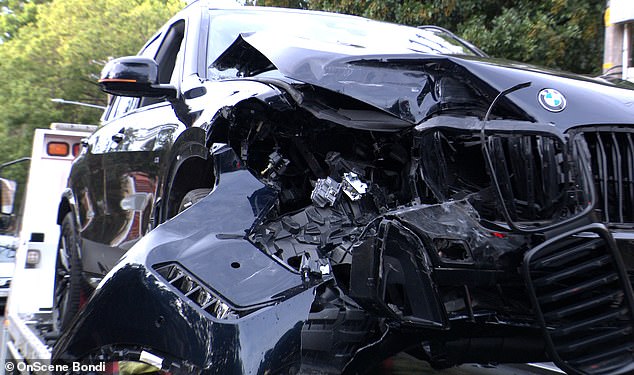 Činilo se da se vidi i motor automobila, a oba zračna jastuka u vozilu bila su aktivirana