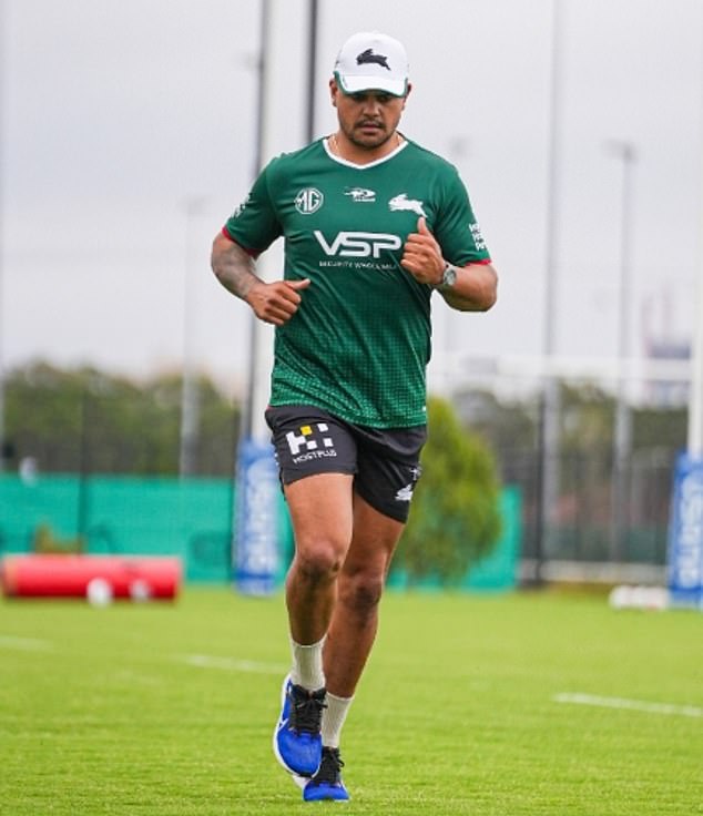 Latrell Mitchell pokazao je svoju impresivnu transformaciju na predsezonskom treningu za Souths u srijedu (na slici)