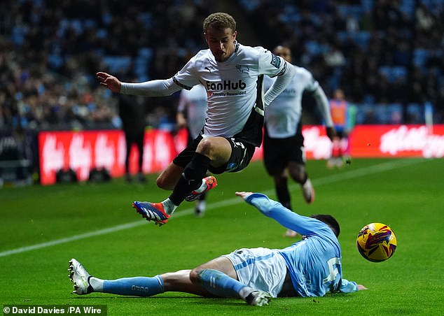 Njegova posljednja utakmica bila je poraz od Derby Countyja 2-1, iako su prije toga dobili dvije utakmice zaredom