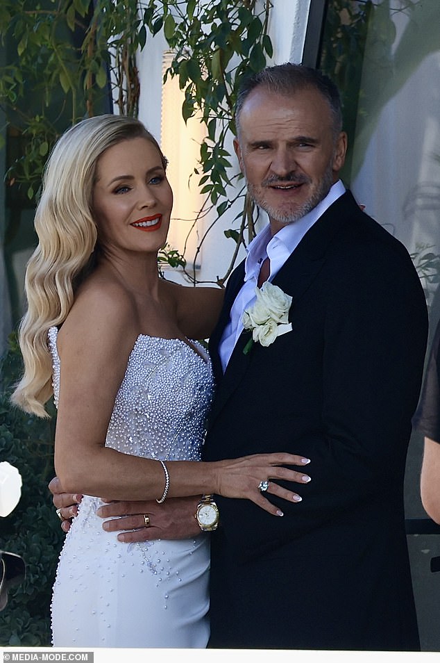 Zvijezda Kola sreće Sophie Falkiner udala se za svog partnera Stevea Wooda na bajkovitom vjenčanju u Sydneyu nakon tri godine veze