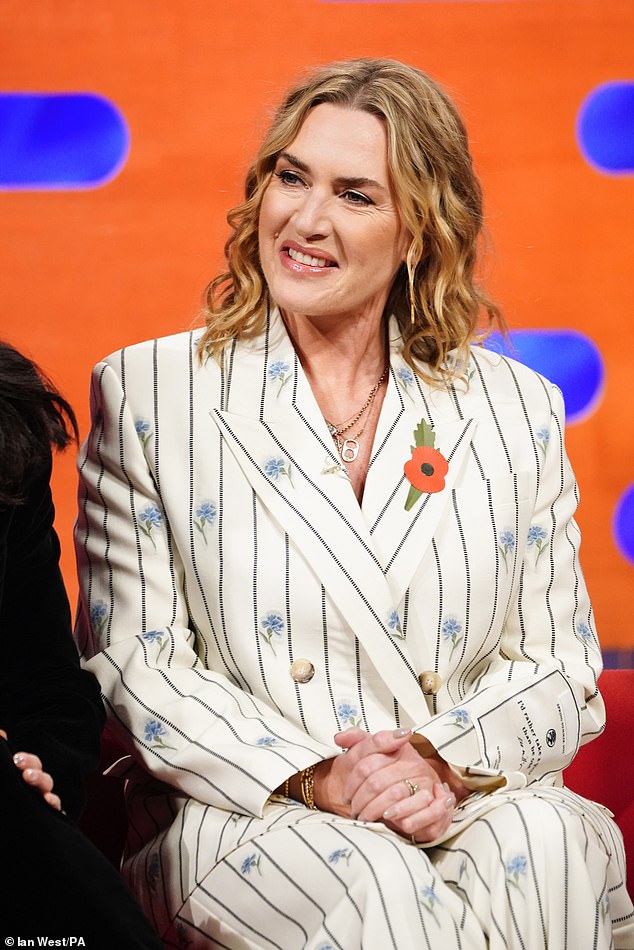 Kate Winslet razmišljala je o skidanju kako bi rekreirala 'zapanjujuću' scenu u kadi u toplesu u svom biografskom filmu o ratu, Lee, tijekom svog pojavljivanja u The Graham Norton Showu