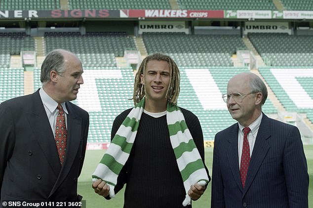 Brown je odigrao ključnu ulogu u dovođenju Henrika Larssona na Celtic Park 1997. godine