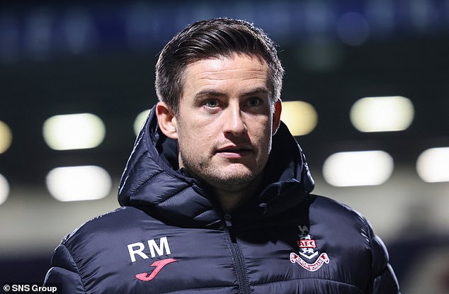 Igrač-menadžer Airdrieoniansa, Rhys McCabe, ovog će vikenda krenuti na svoju stranu u visokoleteći Falkirk