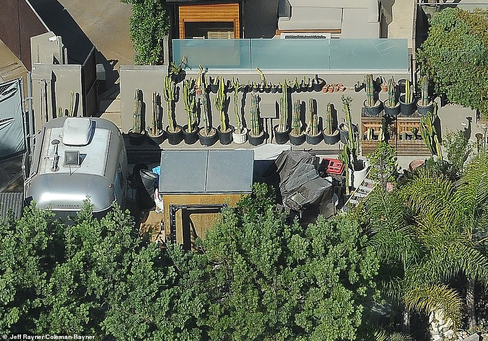 Obilje planova kaktusa – koje preferiraju ekolozi jer im je potrebno tako malo vode – može se vidjeti po cijelom posjedu