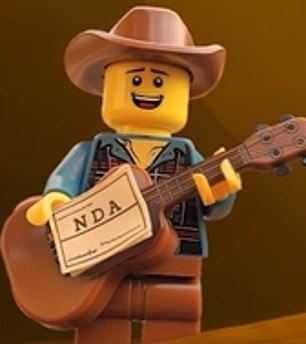 Video prikazuje lego country pjevača koji umjesto Zacha stoji s gitarom i NDA