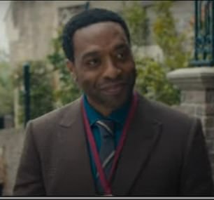 Međutim, Bridget ostaje zbunjena jer se koketni sastanci s gospodinom Wallakerom povećavaju