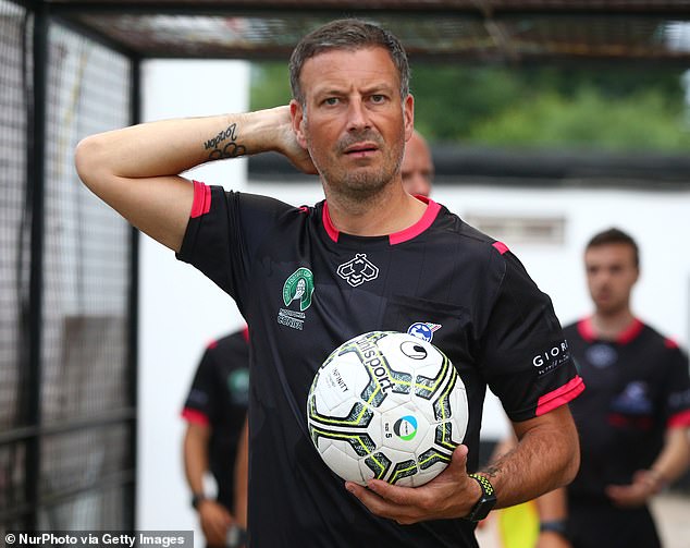 Mark Clattenburg navijač je Newcastlea i otac dvoje djece koji voli smijeh i pivo (i tetovažu)