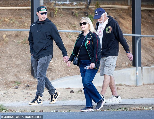 Djelovao je zamišljeno dok je tijekom dana razgovarao s roditeljima