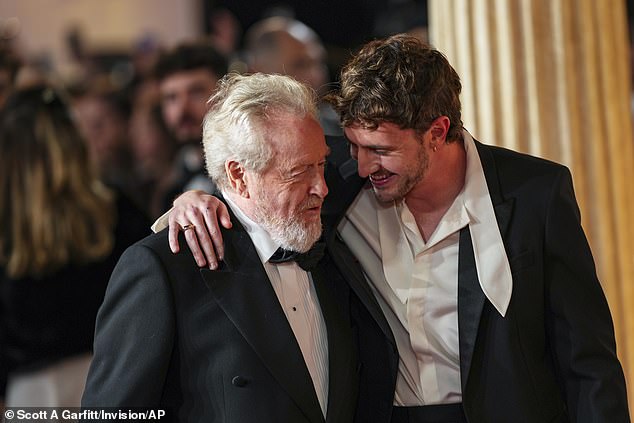 Paul Mescal i Ridley Scott pokazali su svoju blisku vezu pri dolasku na londonsku premijeru Gladijatora II na Odeon Luxe Leicester Square u srijedu