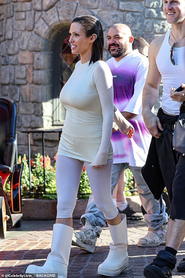 Even without Kanye's presence, Bianca still opted for the eye-catching minimalist looks that she usually wears in his presence — though she was dressed much more modestly than usual