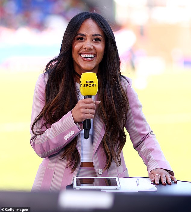Alex Scott također je kandidat za prestižnu ulogu najpoznatijeg nogometnog domaćina u zemlji