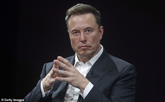 Podijelio je ažuriranje nakon glasina da mu je vlasnik X-a - ranije poznatog kao Twitter - Elon Musk (53) zabranio pristup platformi nakon što se našalio o svom prijateljstvu s Donaldom Trumpom