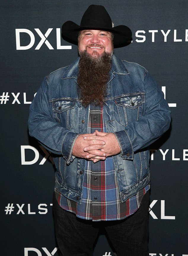 Sundance Head, 46, podijelio je jezivu objavu na Facebooku samo nekoliko sati prije nego što se slučajno ustrijelio na svom teksaškom ranču u petak; viđen 2017. u LA-u