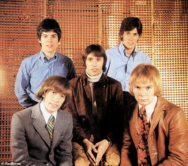 Na slici: gore LR: Vince Melouney, Maurice i Barry Gibb, dolje, Robin Gibb, Colin Petersen
