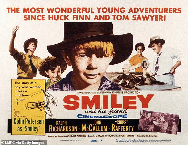 Prije svoje glazbene karijere, Petersen je napravio valove kao dječji glumac, glumeći u klasičnom australskom filmu Smiley (1956.), ulozi koja mu je priskrbila trajni nadimak