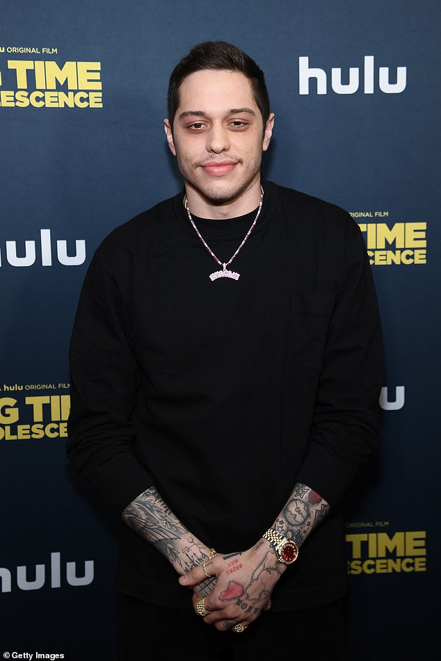 Pete Davidson se navodno prijavio na rehabilitaciju na Floridi po drugi put ove godine; viđen 2020