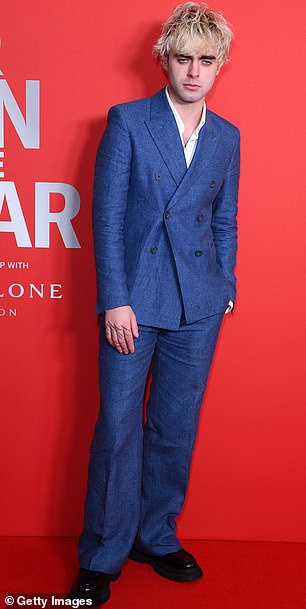 Lennon Gallagher wore a trendy blue suit