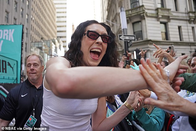 Nenadmašna suosnivačica Breanna Stewart slavi svoju WNBA titulu s New York Libertyjem